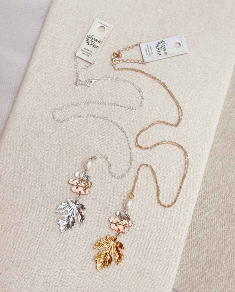 Maple Leaf Pearl Pendant Necklace-Silver