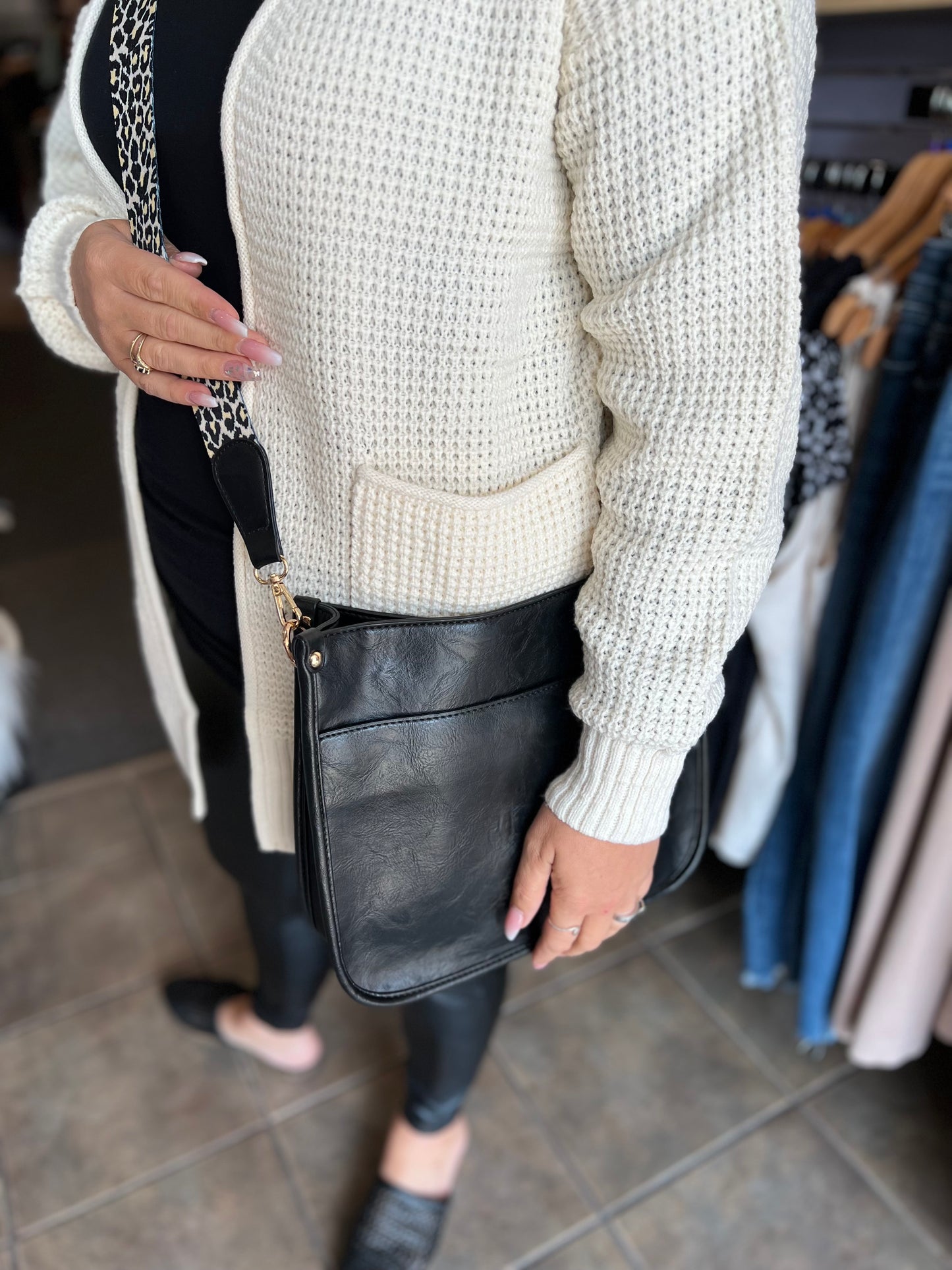 Vintage Squared Crossbody Bag with changeable strap