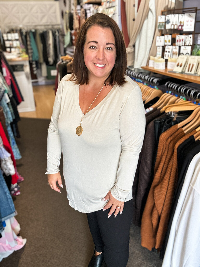 Rayon long sleeve v-neck hem top 3x