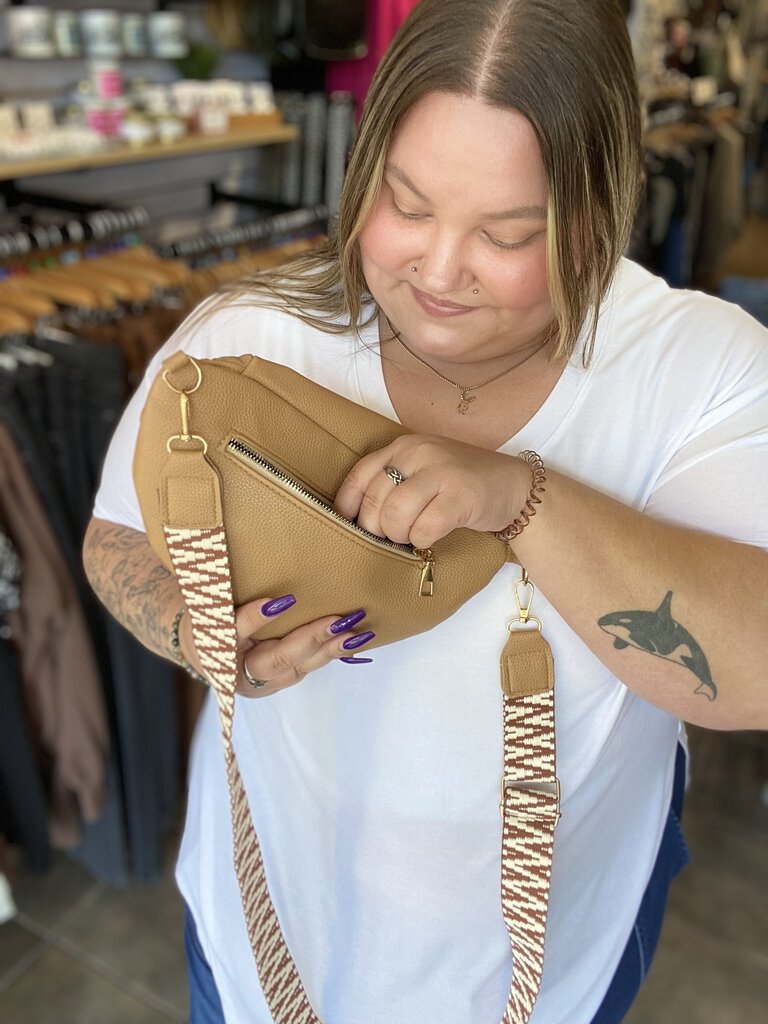 Minimalist Chest bag with changeable strap