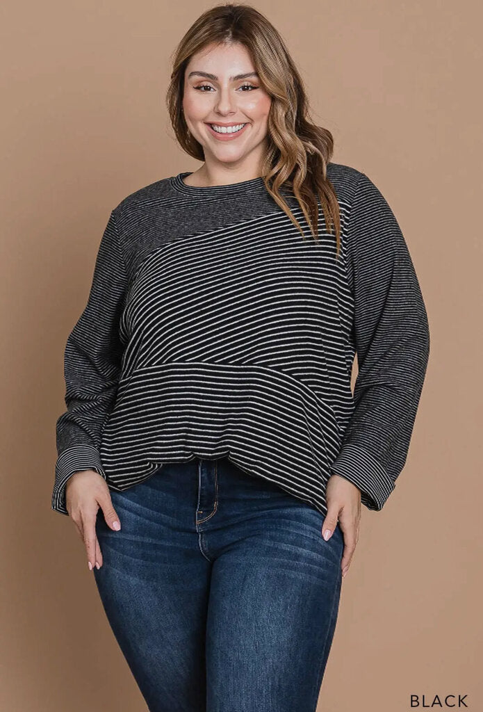 Contrast detail stripe top XL/1X – Boundless Beauty Curvy 14+