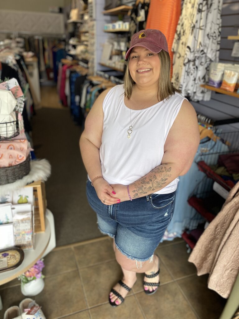 Frayed raw hem rip shorts 1X