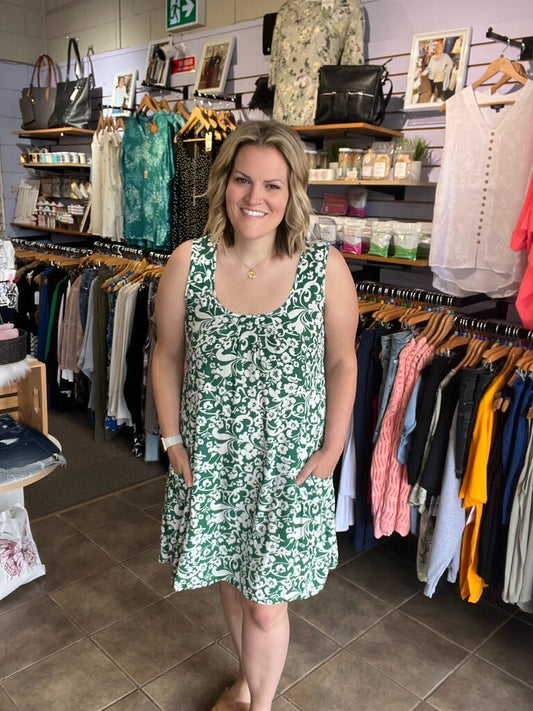 The Jennifer Floral Pocket Dress Large