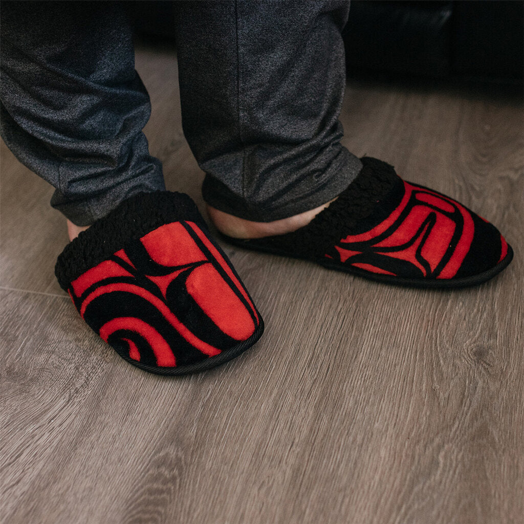 Slippers - Formline (Black/Red), Small 7.5/8.5