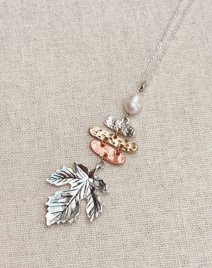 Maple Leaf Pearl Pendant Necklace-Silver