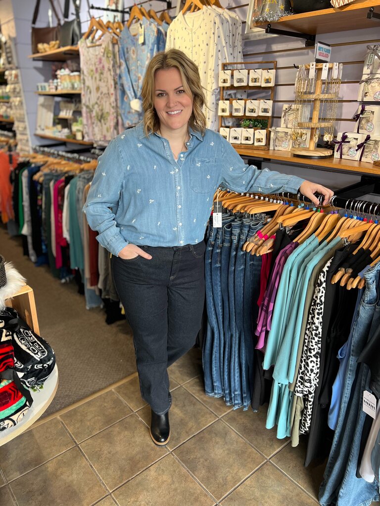 Embroidered Button Front Shirt 2X