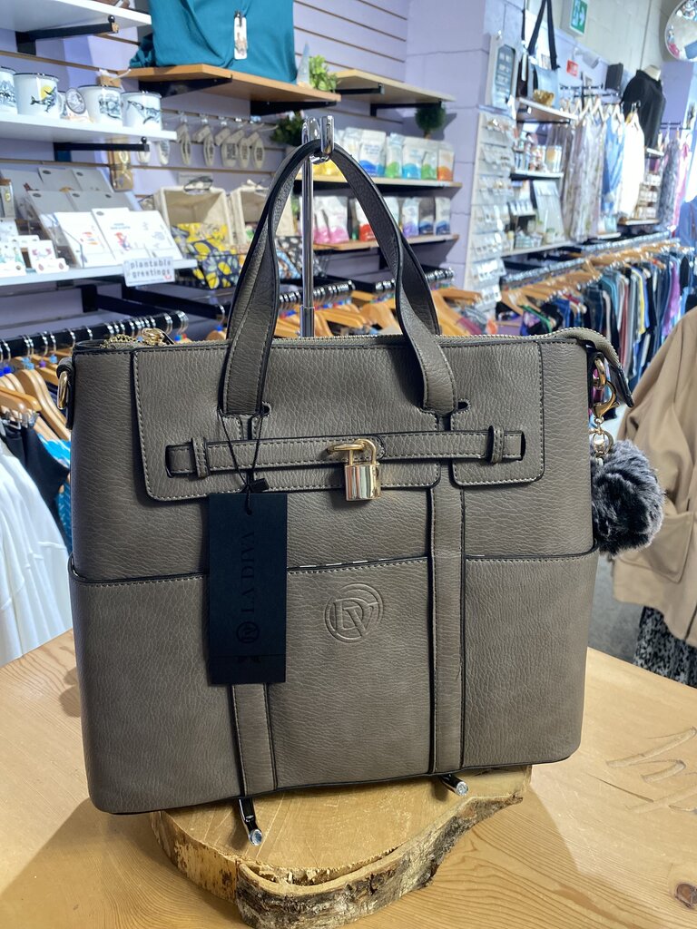 La Diva Locket Handbag