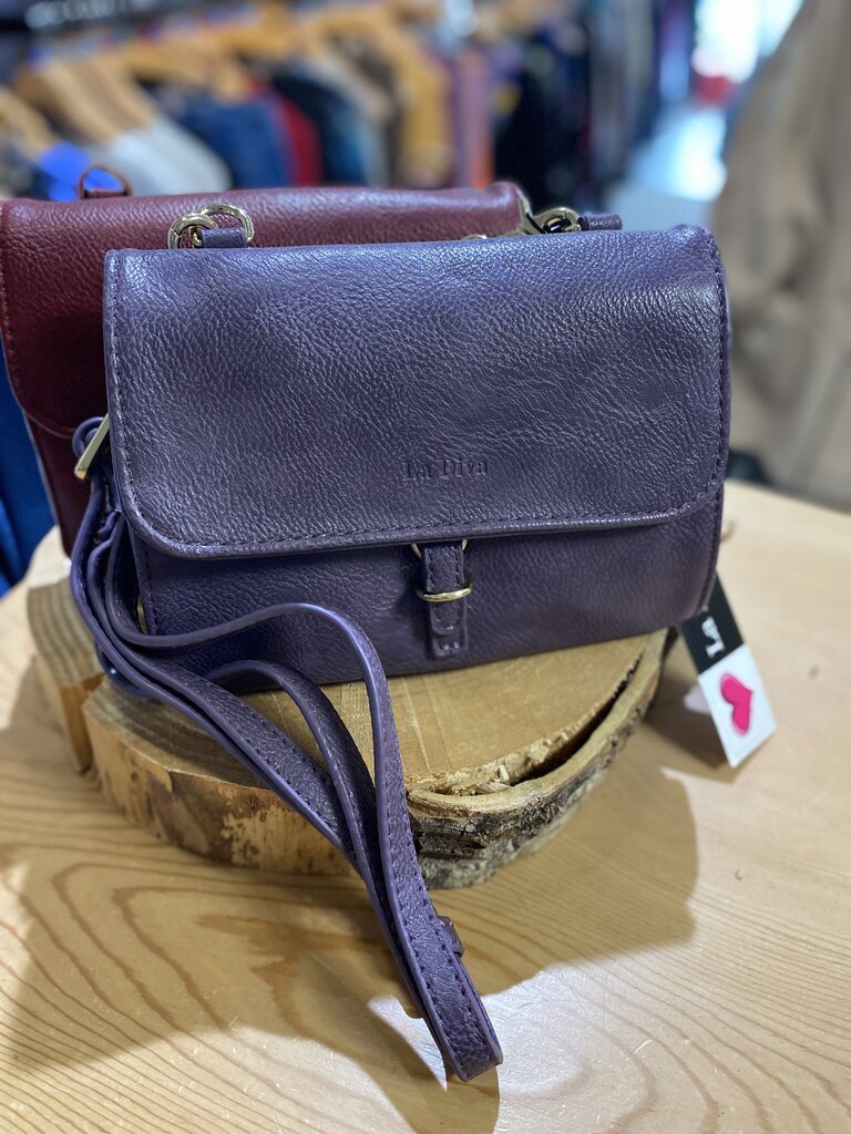 La Diva Lightweight Shoulder Bag