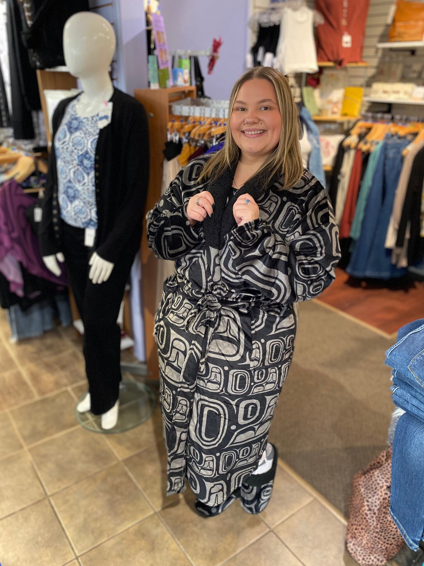 Lounge Robes - Formline (Black/Grey)