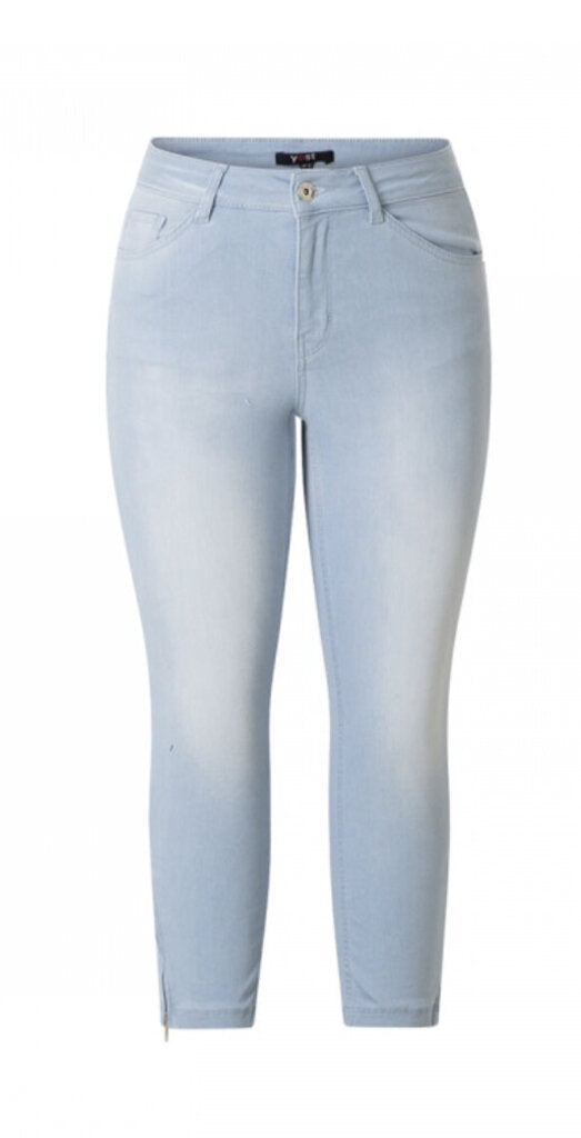 Bleach Blue Denim Capri size 14