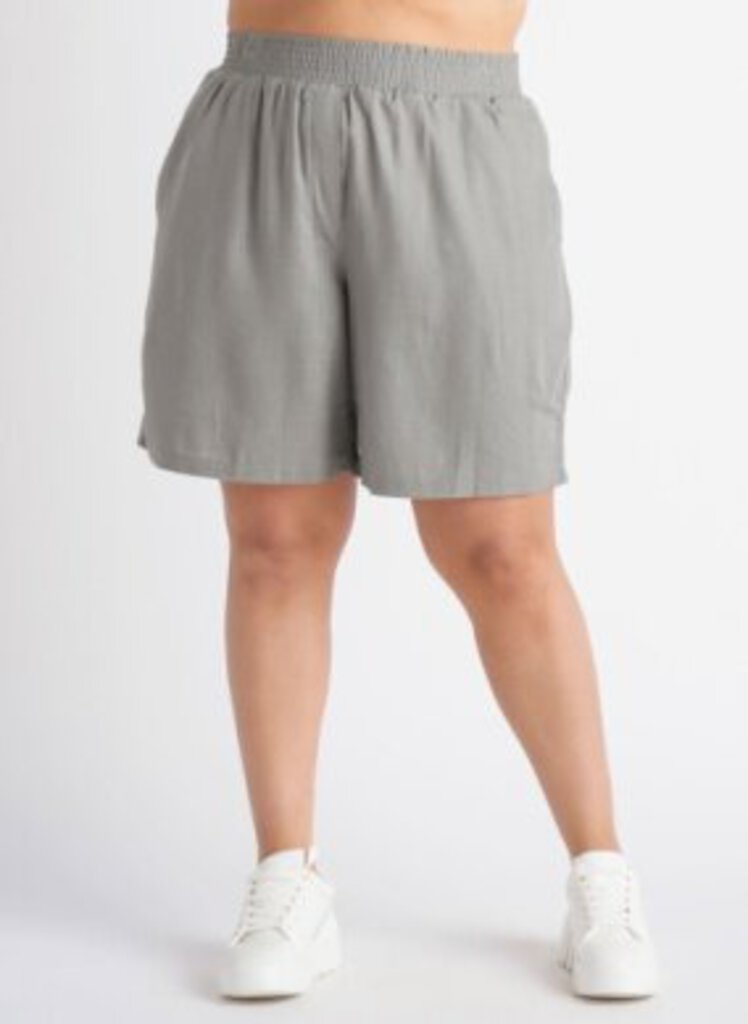 Longline pull on shorts 3x