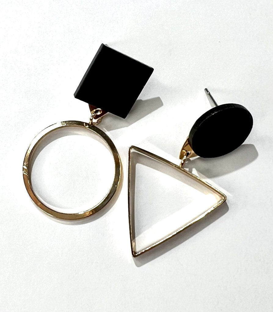 square circle opposite earrings
