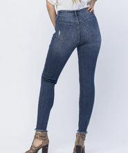 Load image into Gallery viewer, Hi rise tummy control skinny jeans Size 24
