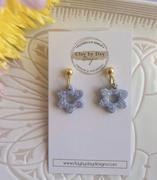Lavender Coloured Daisy Dangles