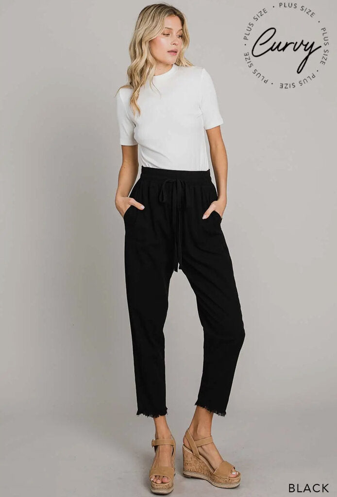 Chic fray hem cropped pant 3x