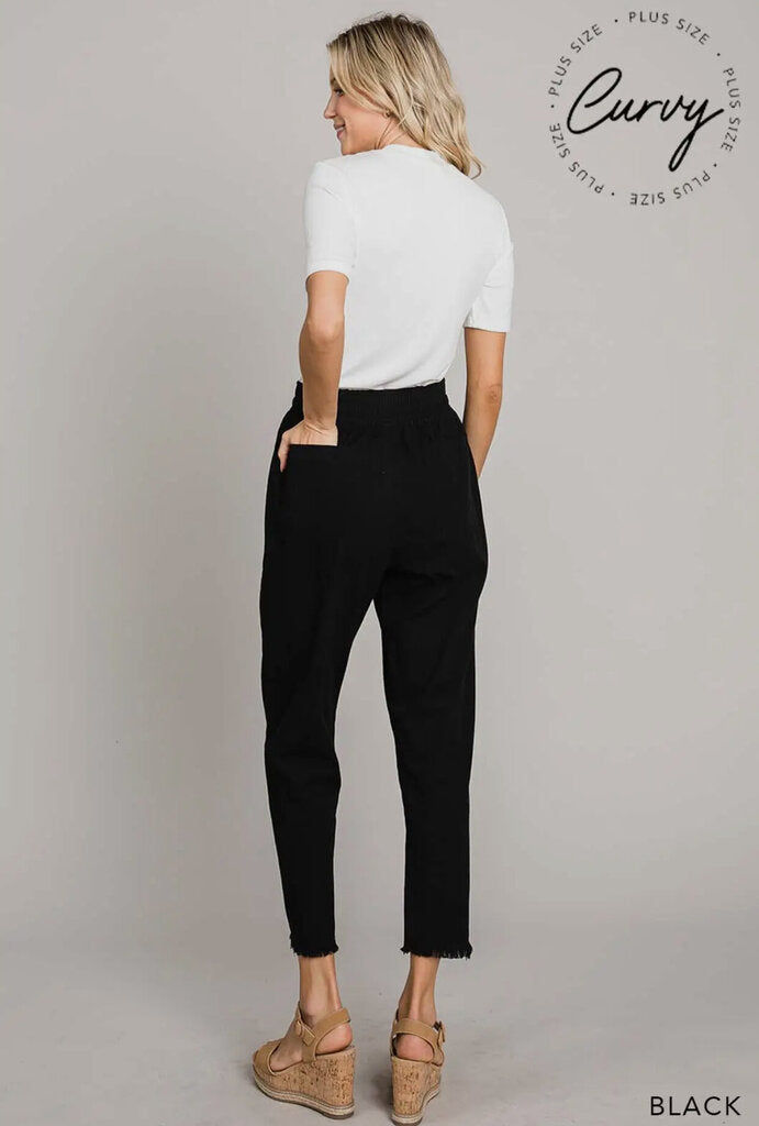 Chic fray hem cropped pant 3x