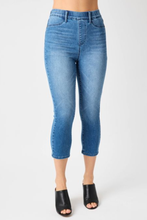 Load image into Gallery viewer, High waist cool denim pull on capri 13

