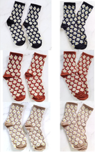 Load image into Gallery viewer, Daisy Socks
